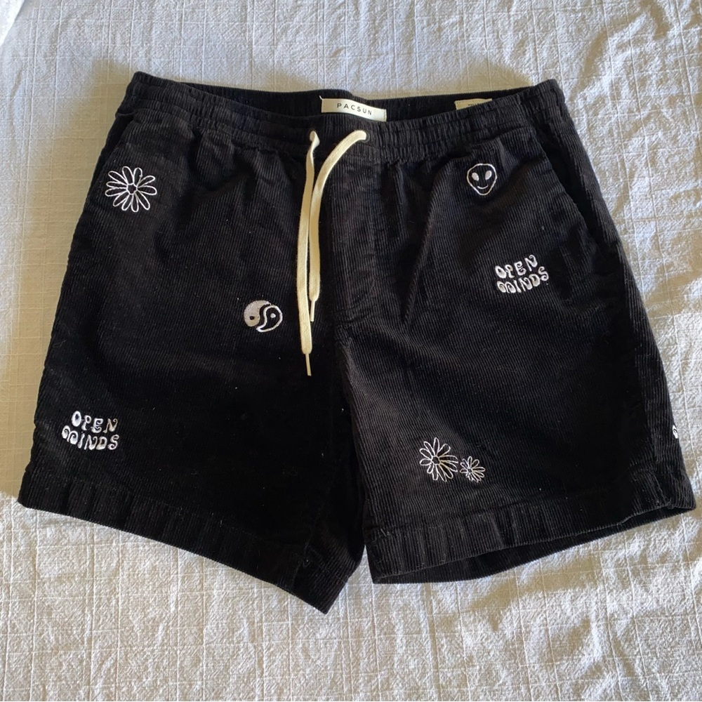 Embroidered Black Corduroy Volley Shorts Men’s Size M